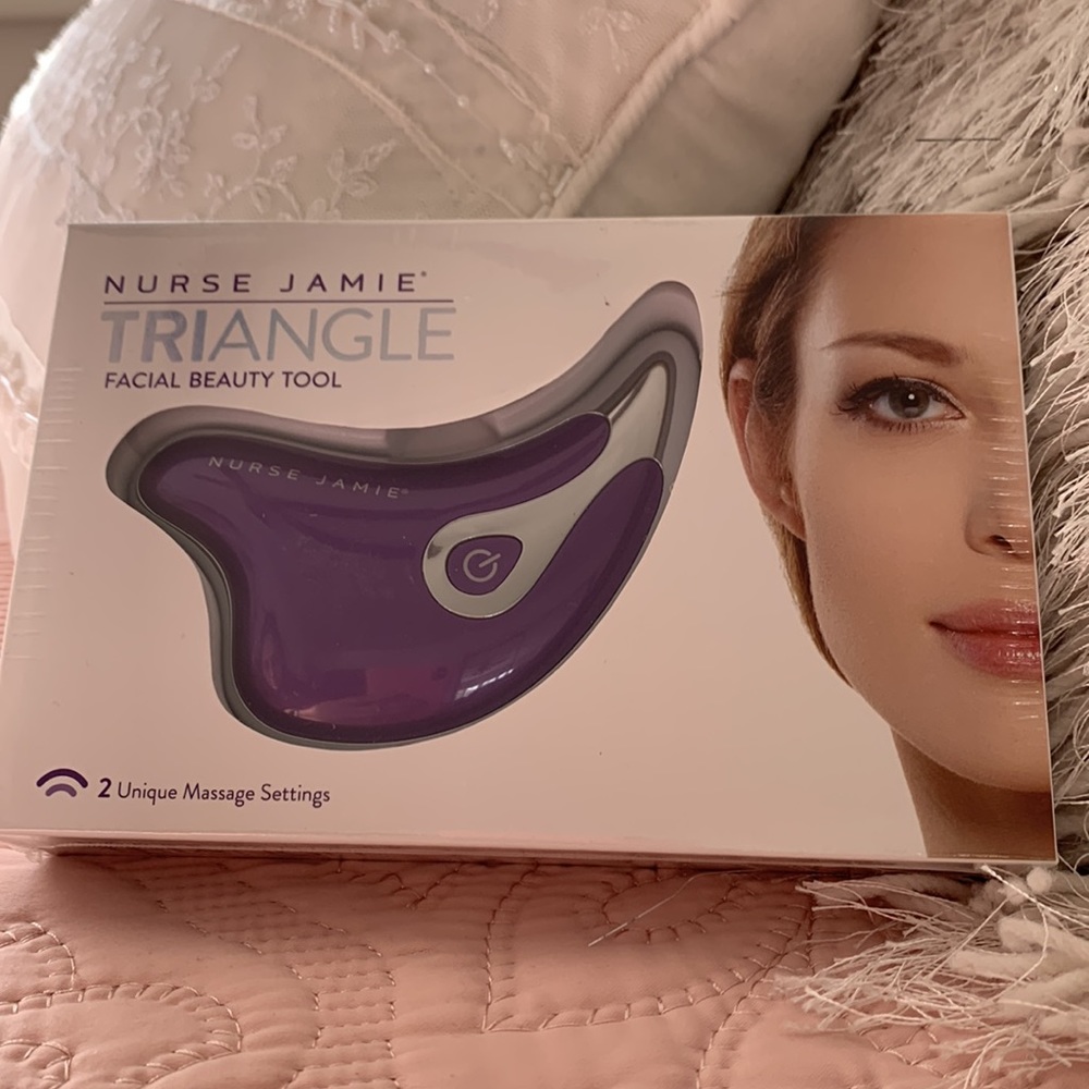 Nurse Jamie triangle facial beauty tool
